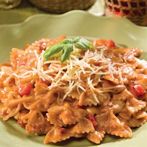 0002432 Creamy Tuscan Pasta With Sundried Tomatoes Single 300